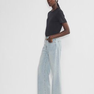 Aritzia Denim Forum
The Farrah Hi-Rise Wide Jean